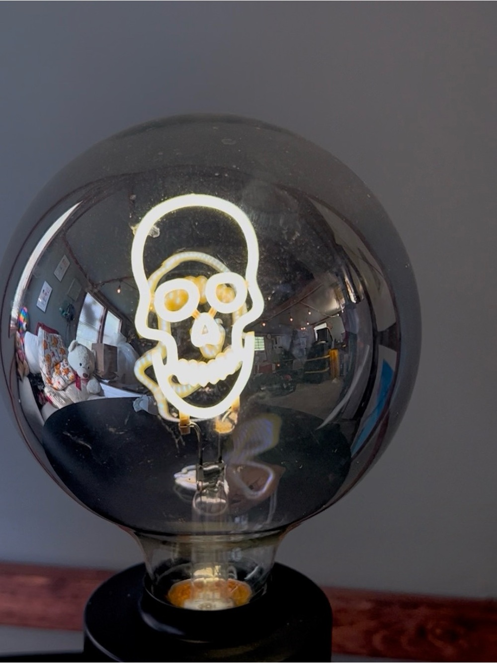 Skull lamp